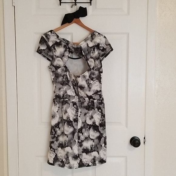 Gray Watercolor Floral Skater Mini Dress - Picture 6 of 8
